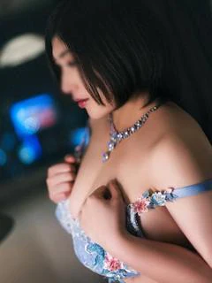 新山 香子