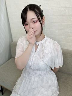 星乃なゆ