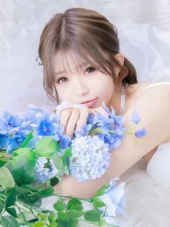 朝比奈ひなみ