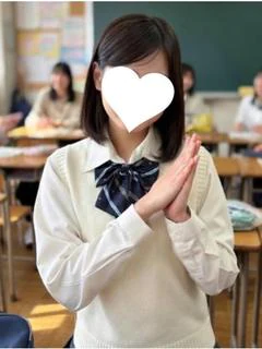 ももな　20歳
