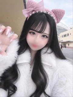 ひすい【透明感あふれる美女】