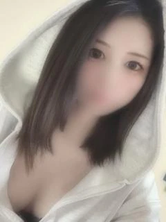 【ゆい】黒髪ショートの美形さん