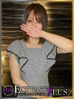 倉野かなで