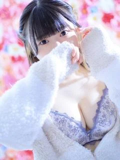 ふたば　清楚で愛嬌抜群の美少女