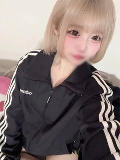 しゅう✨電マ潮吹き18才✨