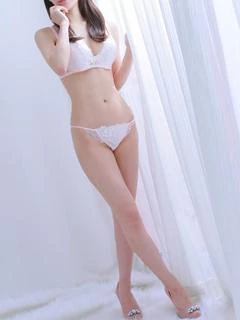 上原ひな