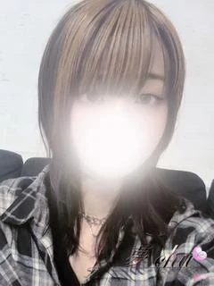 新人　あみな