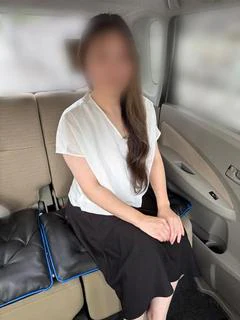 業界初新人さな