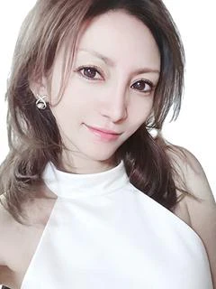 ゆり( SSS級E乳潮吹き美女)