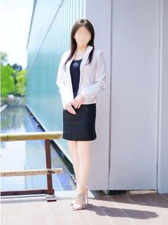 春名あみ