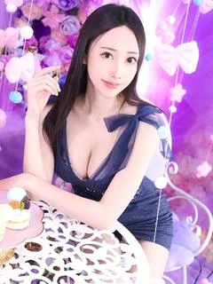 五月女　まり花