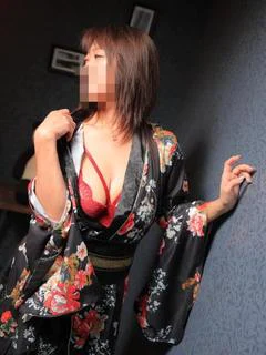 戸町　紗弓