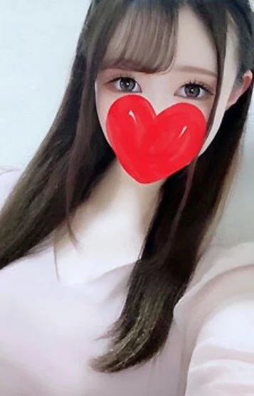上村ひなの