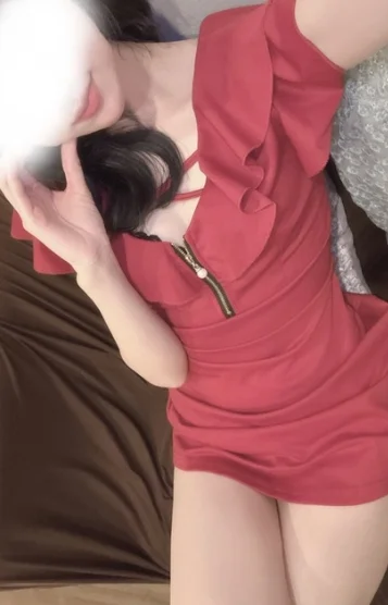 琴音えれな