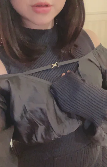 真田ひな
