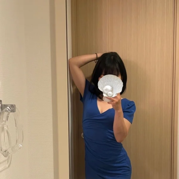 明日7/29（水）10:00〜17:00出勤しています🤍