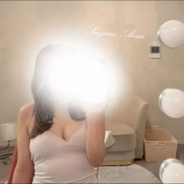 鈴音あいな