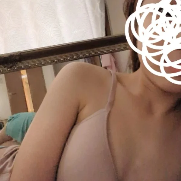 篠田ひなみ