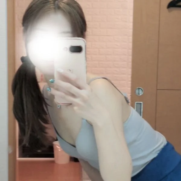 篠田ひなみ