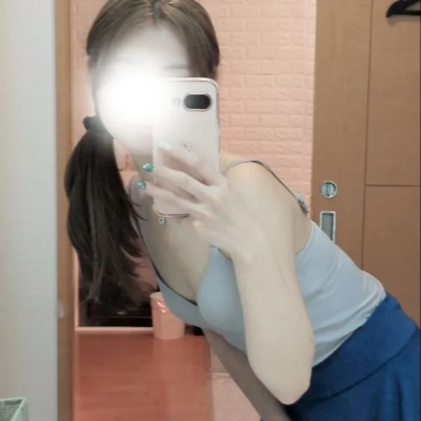 篠田ひなみ