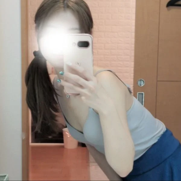 篠田ひなみ