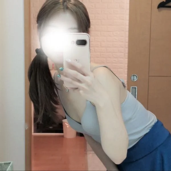 篠田ひなみ