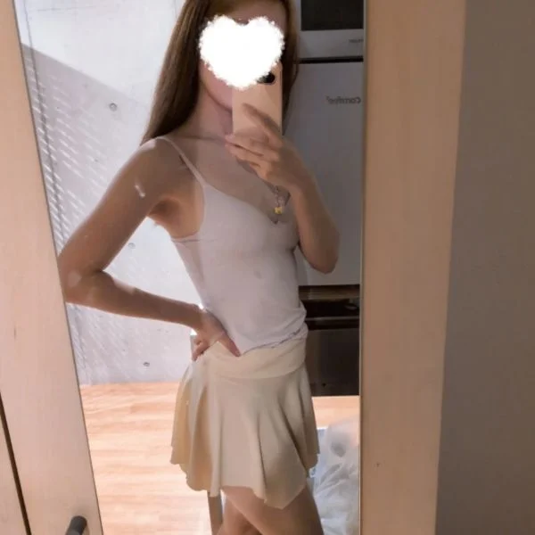 篠田ひなみ