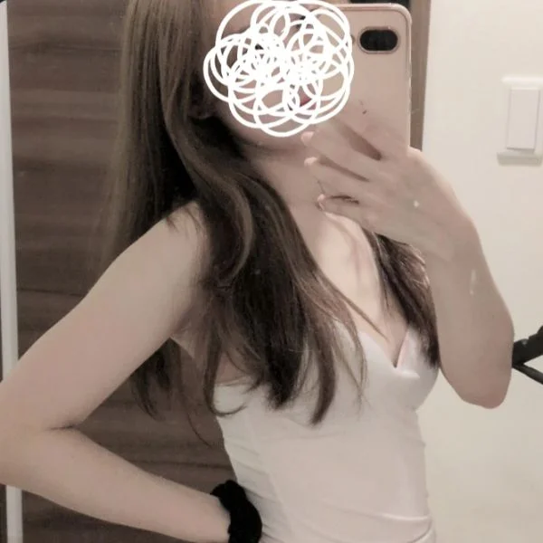 篠田ひなみ