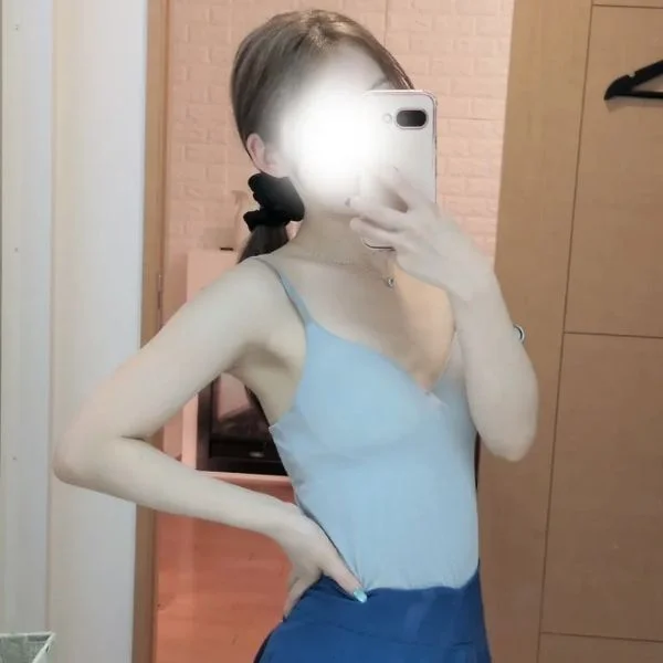 篠田ひなみ