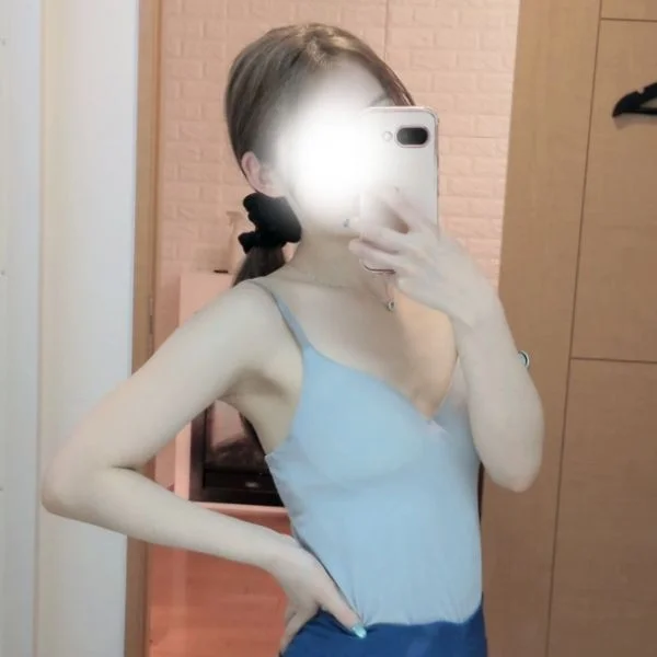 篠田ひなみ