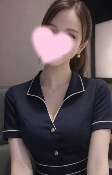 柚木　みいな