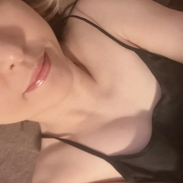 明日は10時〜19時で出勤します♡