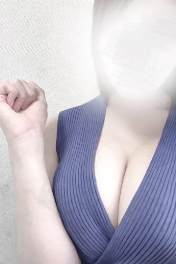 小春ひな