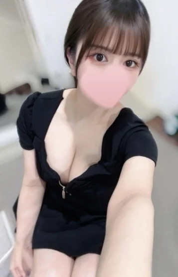 小川 ひなこ