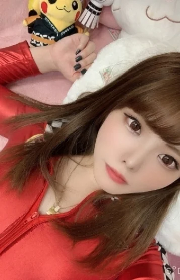 蛯原　里緒菜