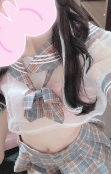 深月　らる