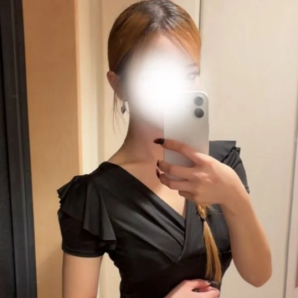 夜になると少しだけ寂しくなっちゃうの私だけかな？🥺