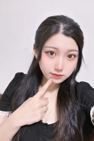 芹沢ゆあ