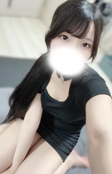 鈴乃みいな