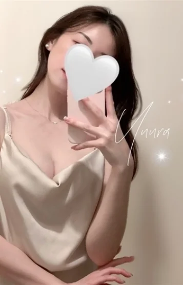 葉月ゆうら