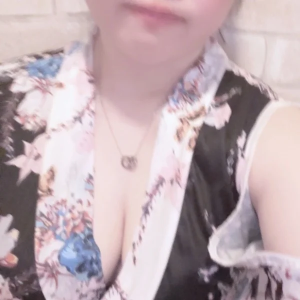 本日10:00より出勤してます！