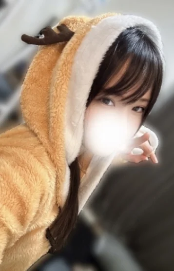 氷川えれな