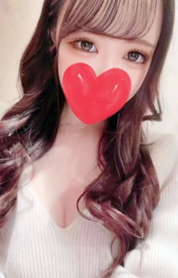 上村ひなの