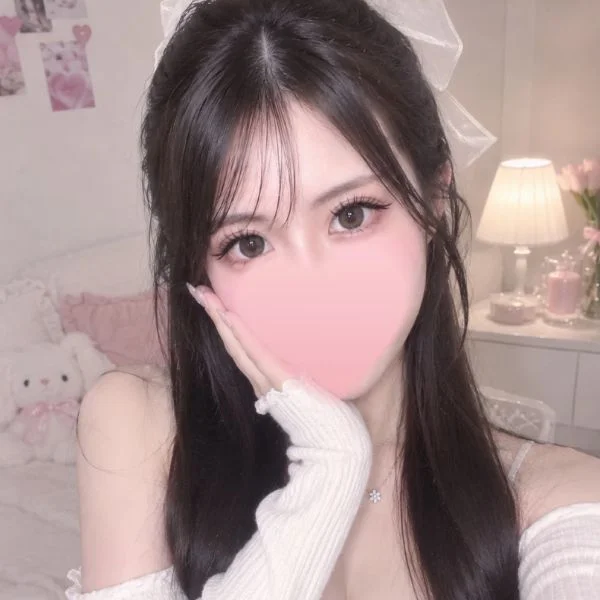 前髪つくってみたんだけどどうかな？🧏🏻‍♀️🩷