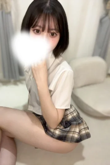 滝沢なつは