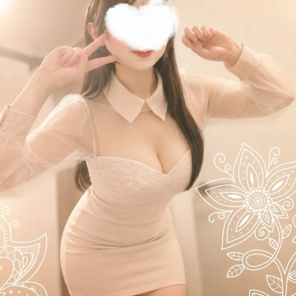 本日7/8（水）は15時から夜21時まで出勤予定です🌸