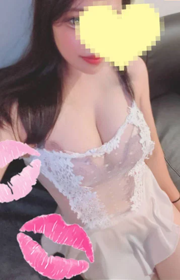 綾苑らいら