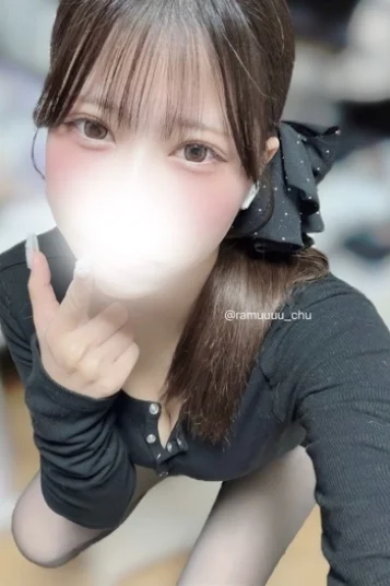 深月らむ