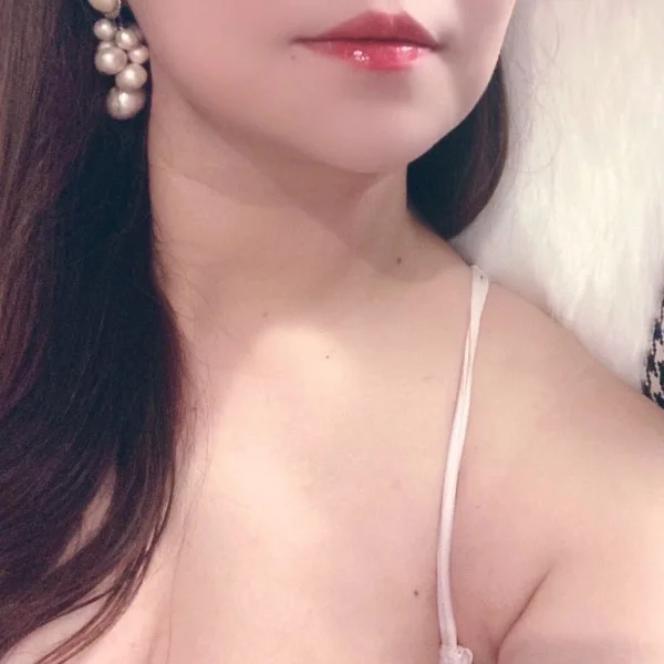 明日は10時30分〜1枠限りです🥺❤️