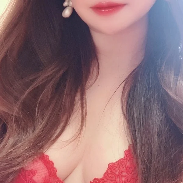 店長❤️理香ですっ！明日11時からお待ちしてますおります♪